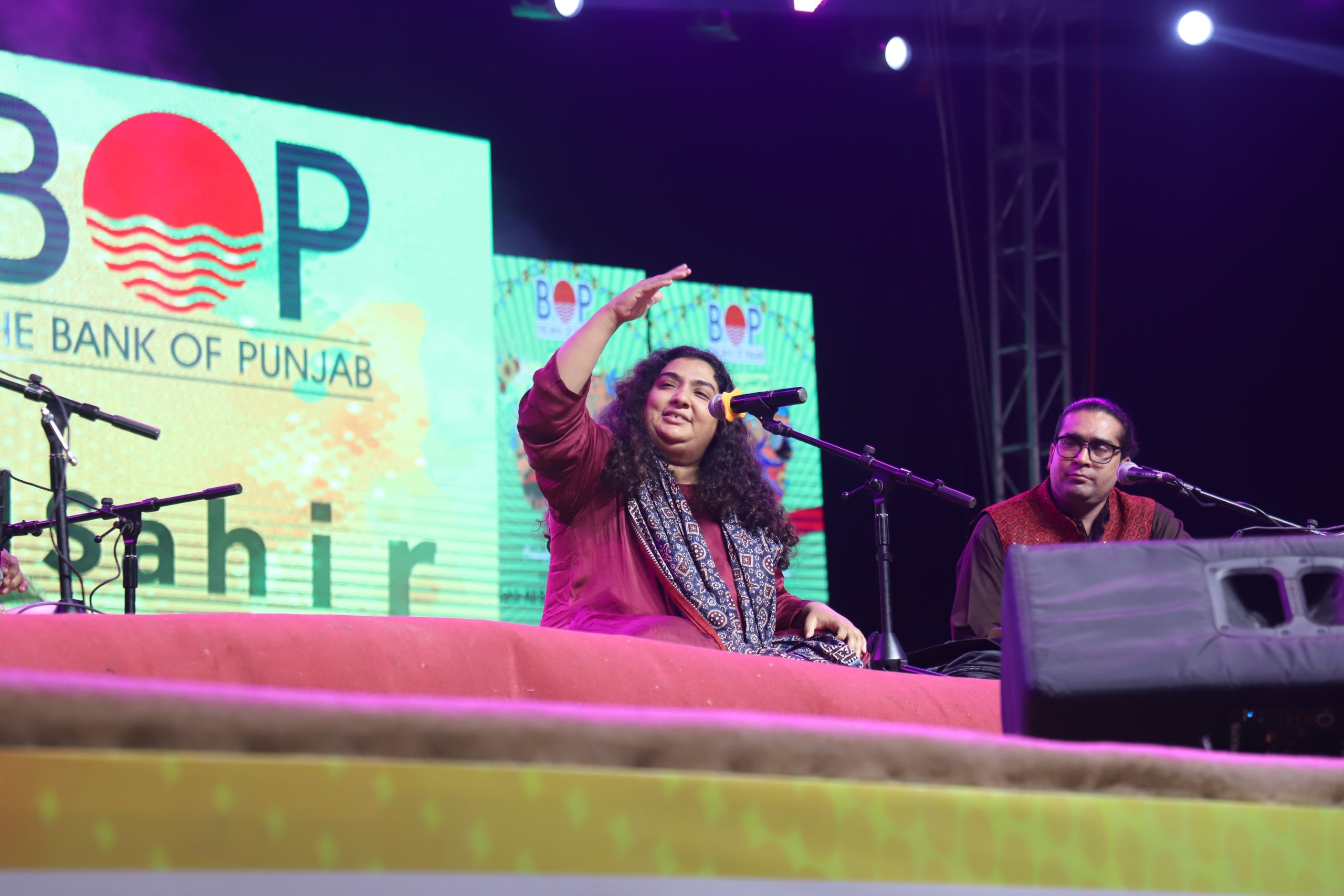 How-to-hire-Tahseen-Sakina-Sufi-Singer-booking-contact (4)