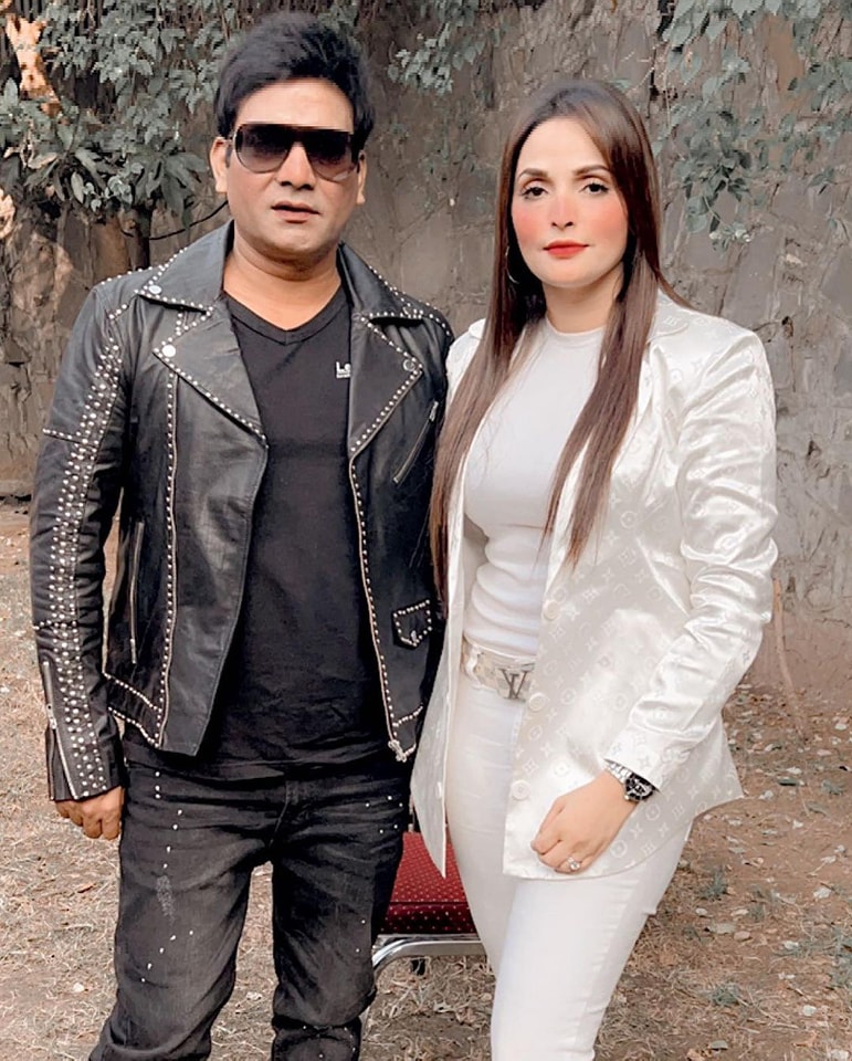 Punjabi female singer Sara Altaf mehndi event (2)