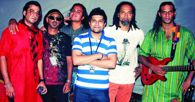 How to book Fuzon Band for corporate events